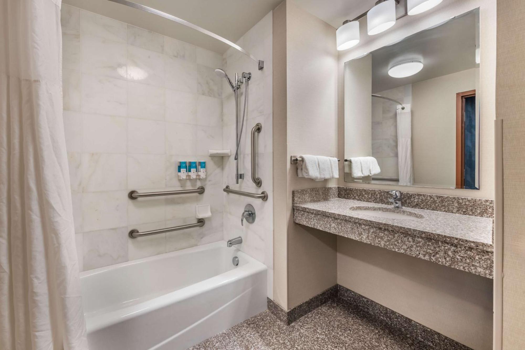 Drury Plaza Hotel Valdosta Dış mekan fotoğraf